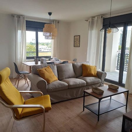 شقة Sueve, Apartamento Con Piscina En يانس المظهر الخارجي الصورة