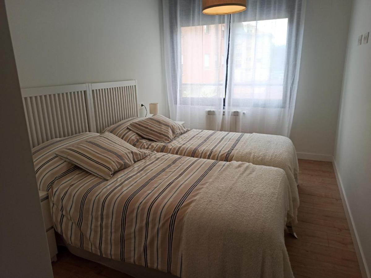 شقة Sueve, Apartamento Con Piscina En يانس المظهر الخارجي الصورة